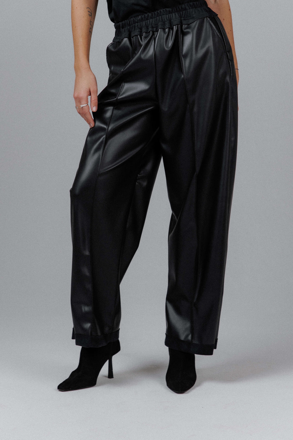 Eclipse Women's Hooded Leather Set