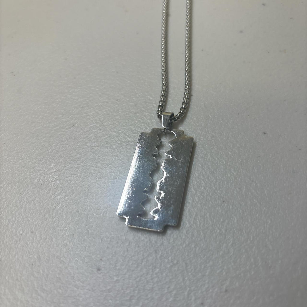 0715 - Sparkling Rhinestone Razor Necklace