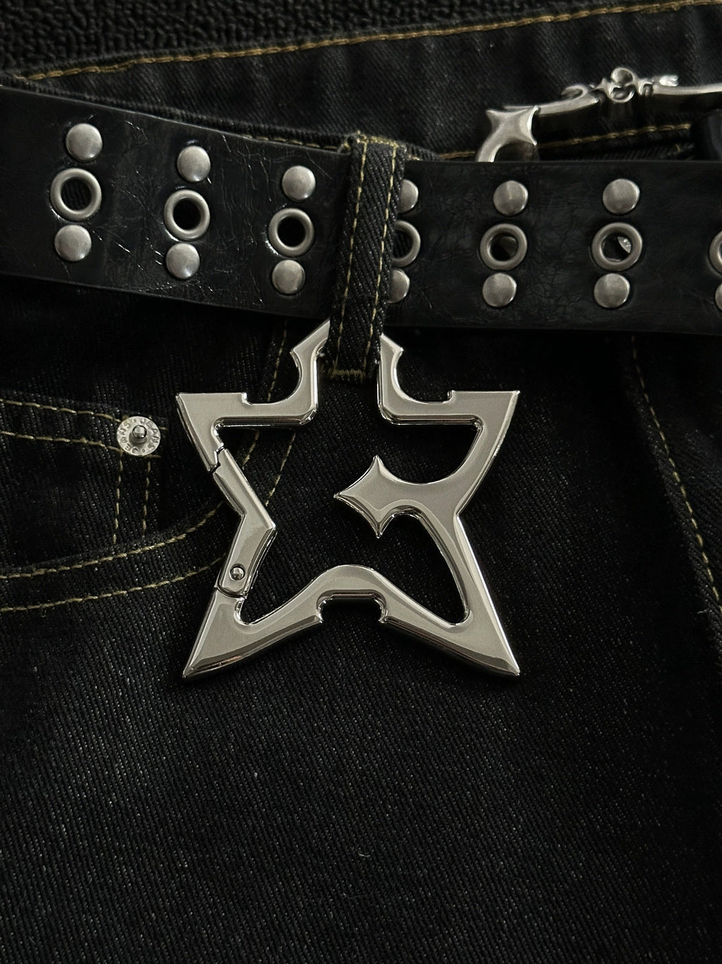 Edge Star Carabiner