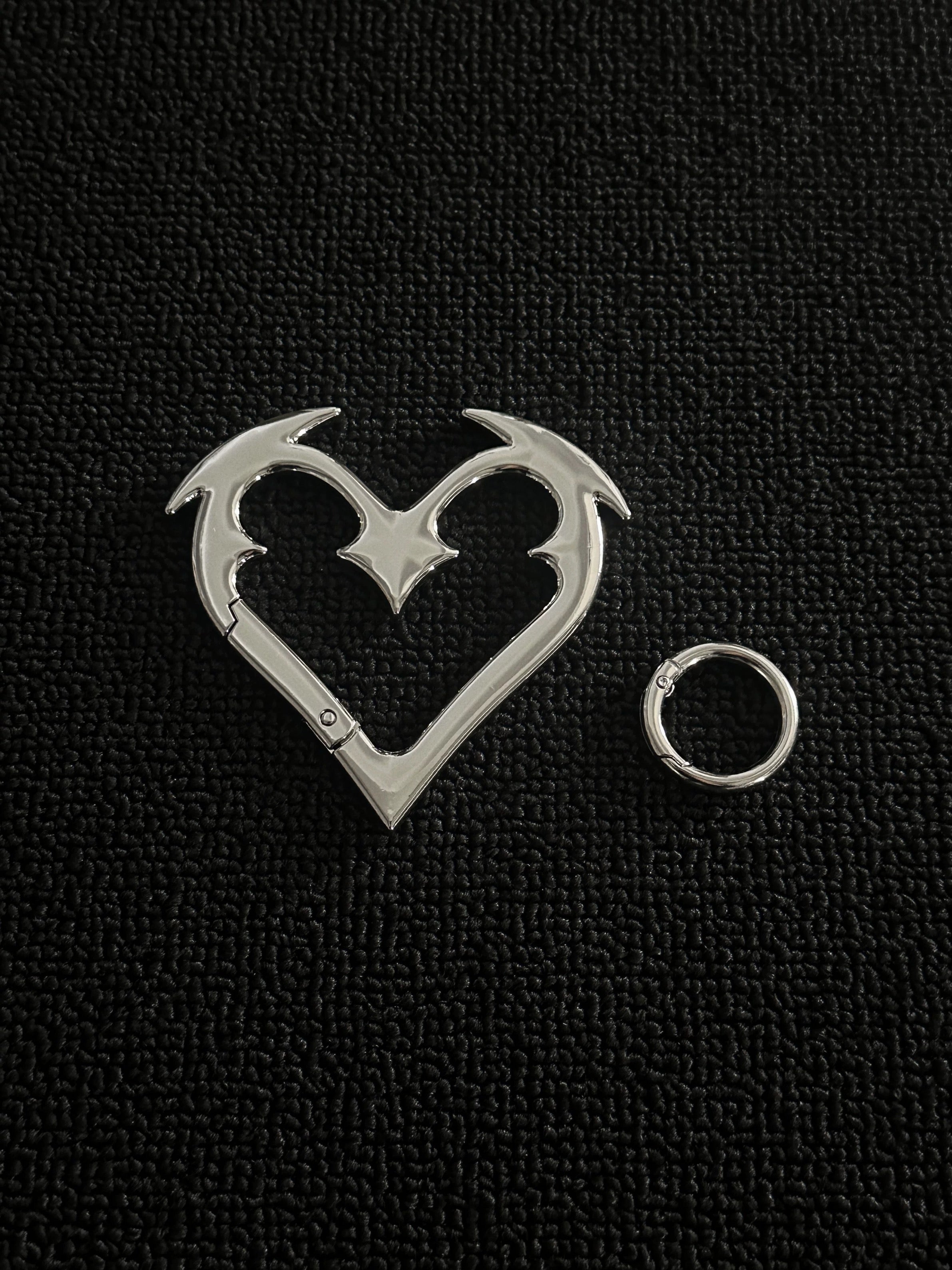 Razor Heart Carabiner