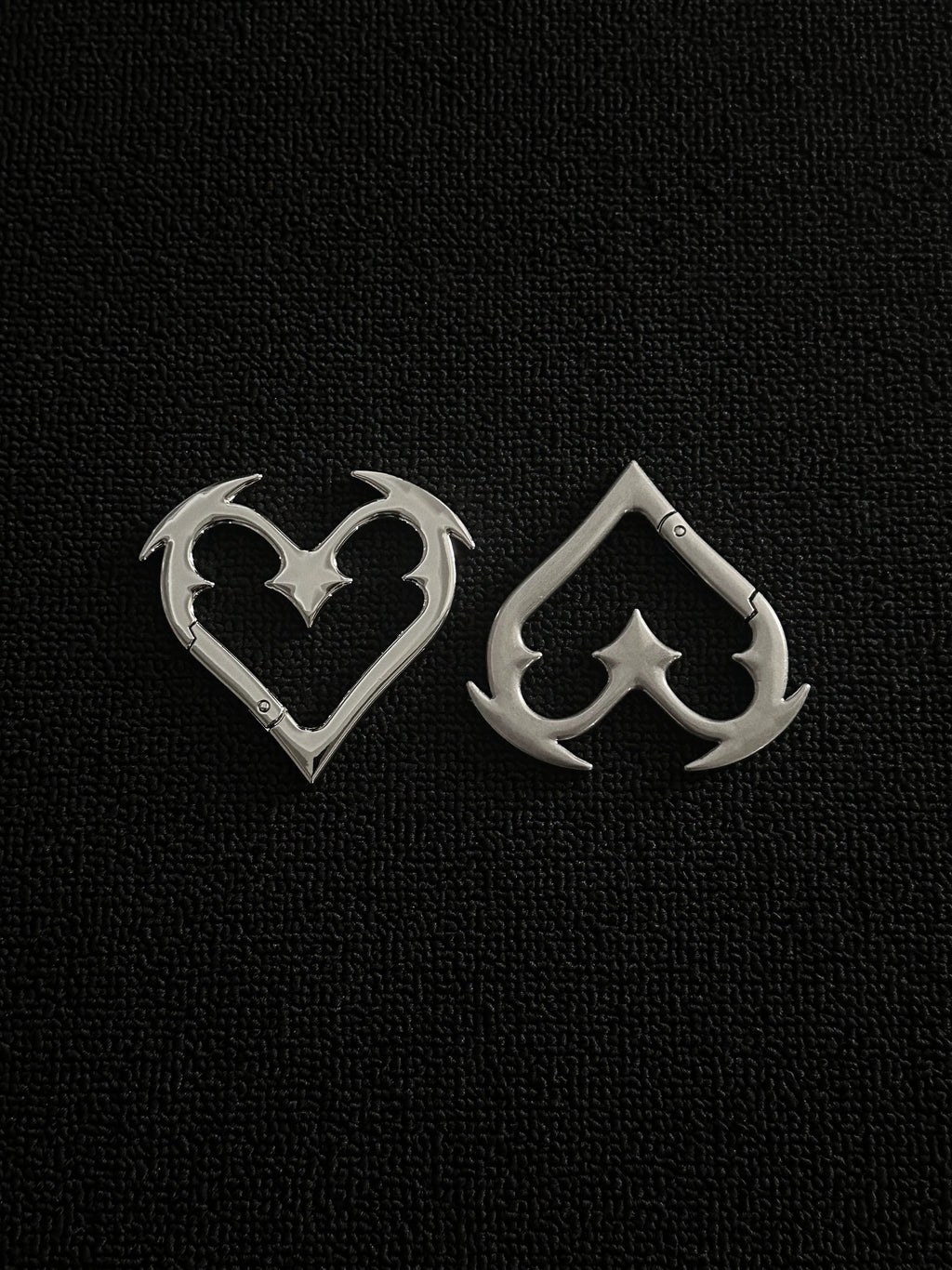 Razor Heart Carabiner