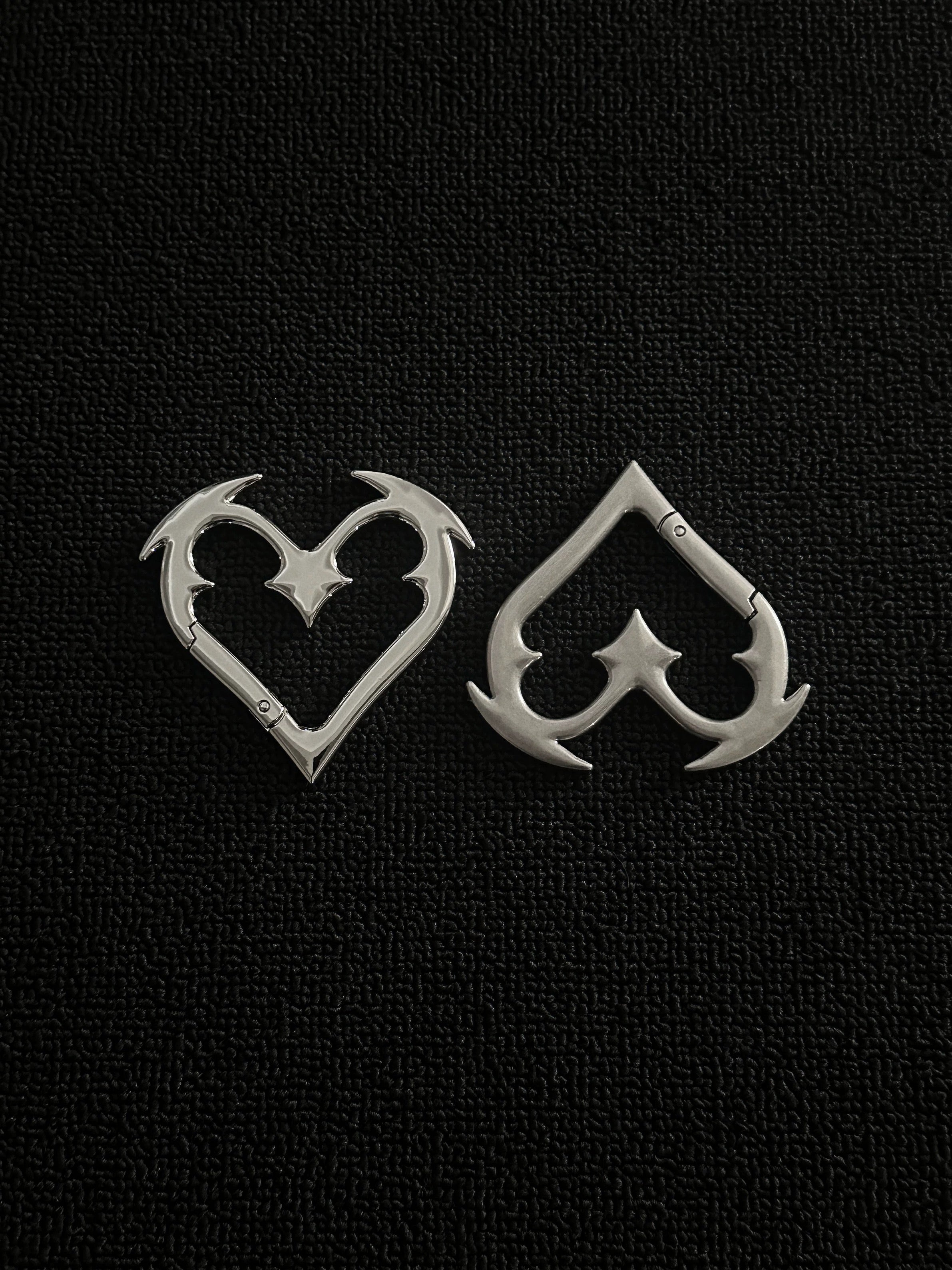 Razor Heart Carabiner