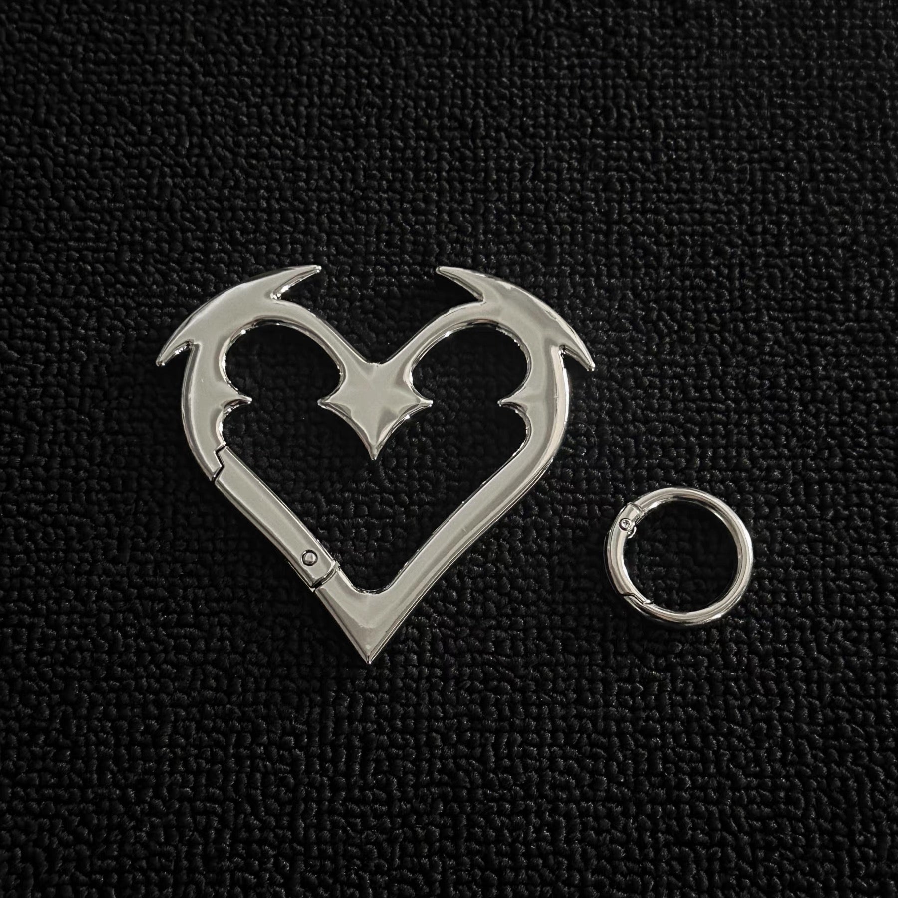 Razor Heart Carabiner
