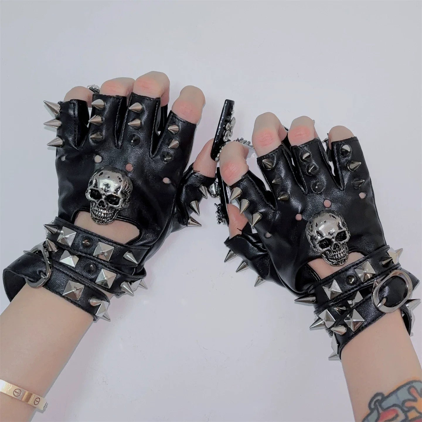 Rebel Skull Gloves