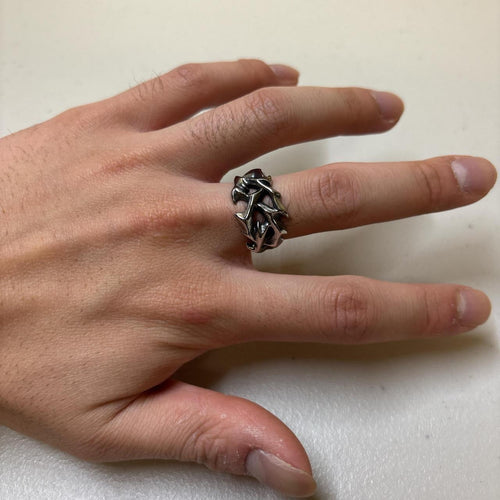 0628 - Rose Thorn Barbed Ring
