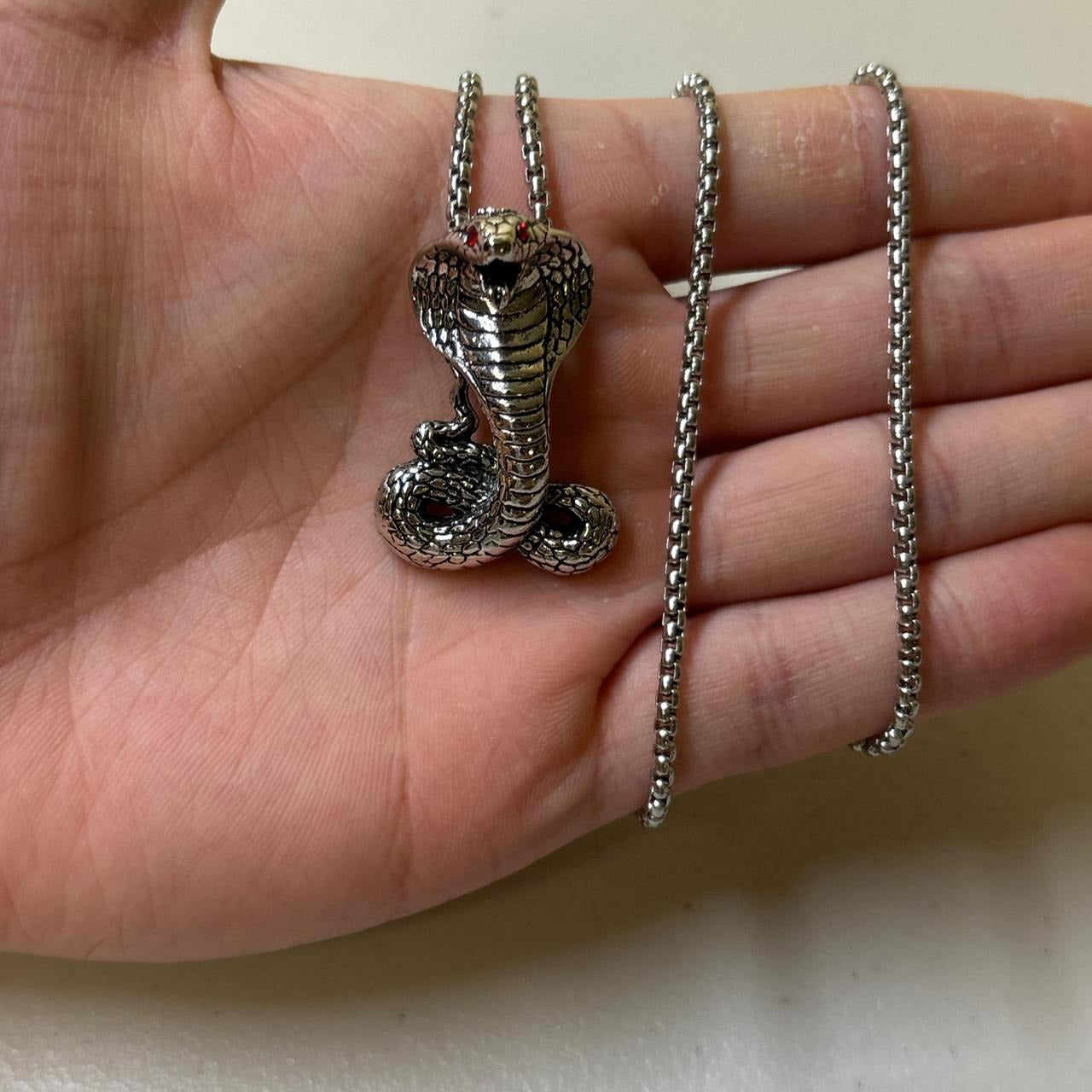 0618 - Cobra Serpent Red Eyes Necklace