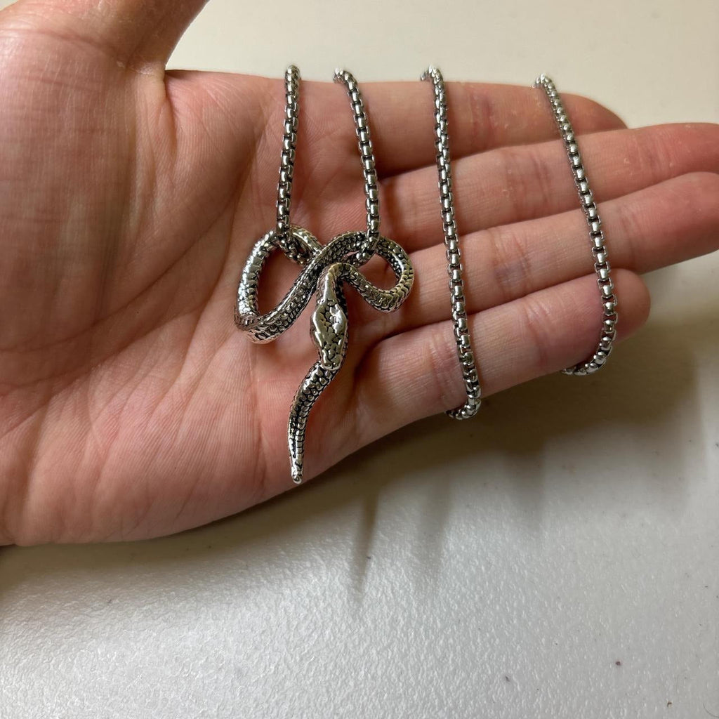 0710 - Silver Snake Serpent Necklace